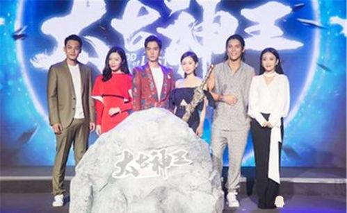 进娱乐圈吃瓜却红了